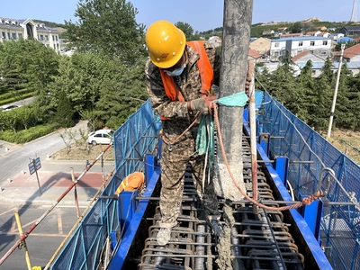 烟台城市快速路山海路建设工程首榀盖梁浇筑完成